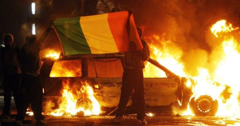 بالفيديو.. الشرطة الإيرلندية تعتقل 34 شخصاً على خلفية أعمال عنف