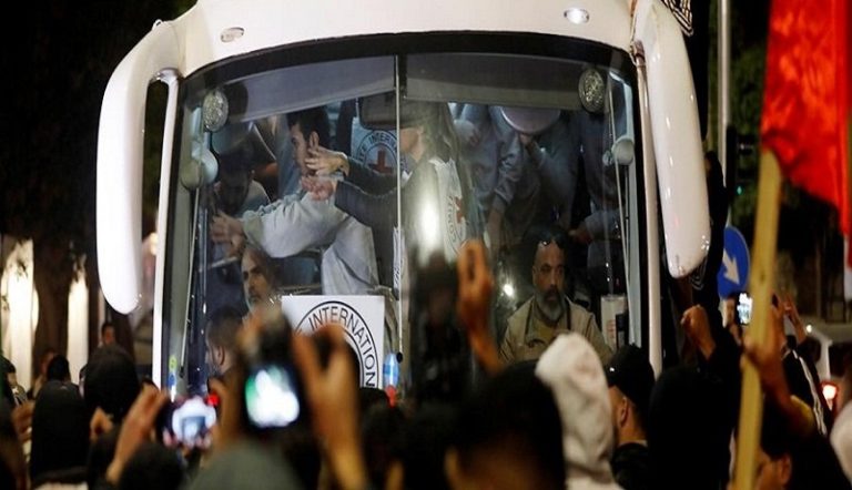 بالأسماء.. أسرى الدفعة السابعة من صفقة التبادل