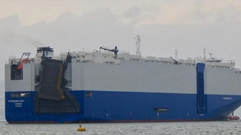 الشركة المالكة للسفينة الصهيوينة: الطاقم مكون من 22 شخصاً