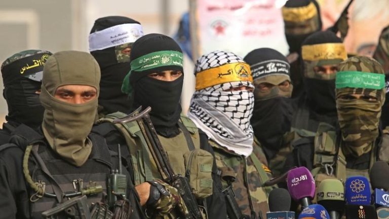 المقاومة الفلسطينية تواجه الاحتلال في غزة.. وخسائر للعدو!