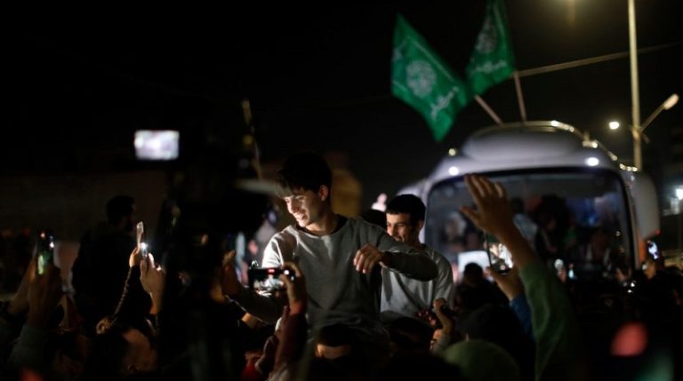 “حماس” تعلن عن قائمة الأسرى المشمولين في إفراجات اليوم