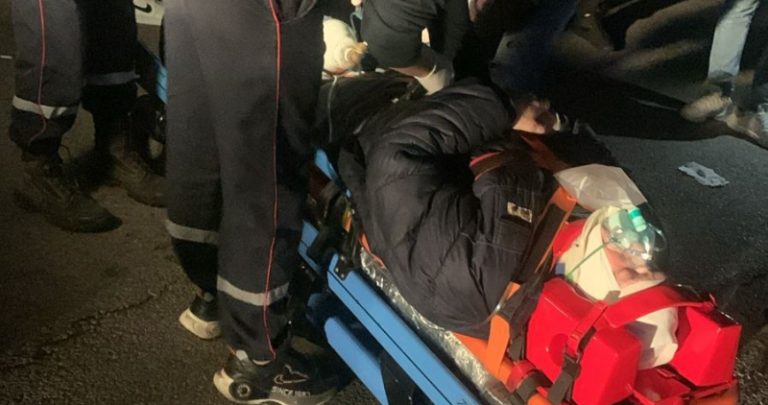 جريح بحادث صدم في حالات