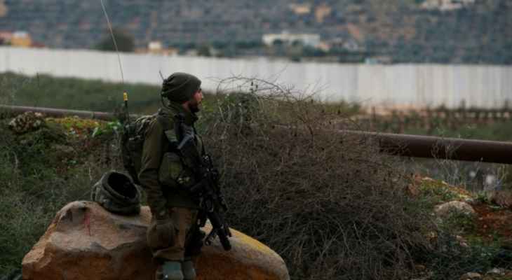 جيش الإحتلال يزعم قصف مواقع لـ “الحزب” في لبنان
