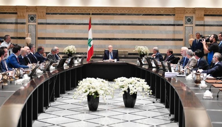 “الهبات” تسيّر القطاع العام!