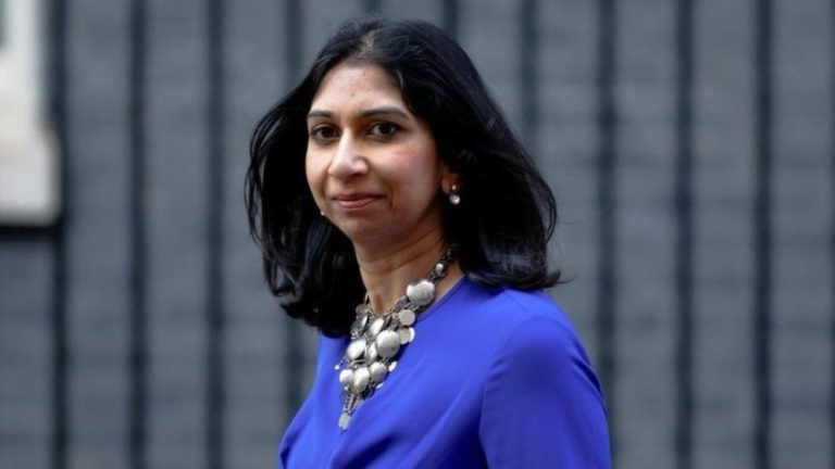 إقالة وزيرة الداخلية البريطانية.. والسبب أحداث غزة!