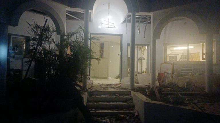 “القسام” تدكّ “تل أبيب” بالصواريخ