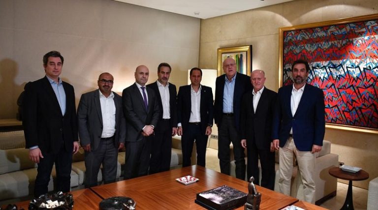 المعارضة لميقاتي: لاتخاذ قرار سريع بتأجيل تسريح قائد الجيش