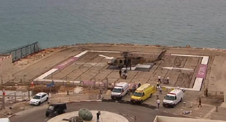 بالفيديو.. مروحية العدو تنقل جرحى من الحدود اللبنانية