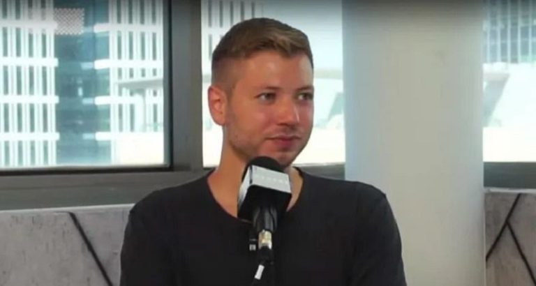 ابن نتنياهو يهاجم جيش الاحتلال.. ويثير الغضب في كيان الاحتلال