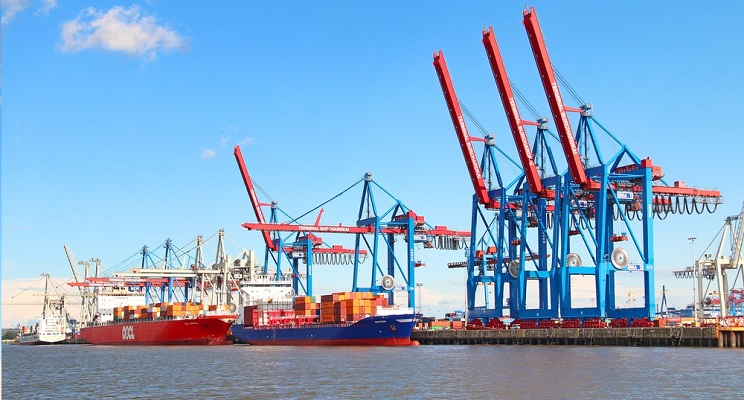 لماذا يتأخّر تخليص البضائع في المرفأ؟