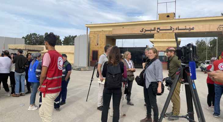 الإذاعة “الإسرائيلية”: الأسرى في طريقهم إلى معبر رفح