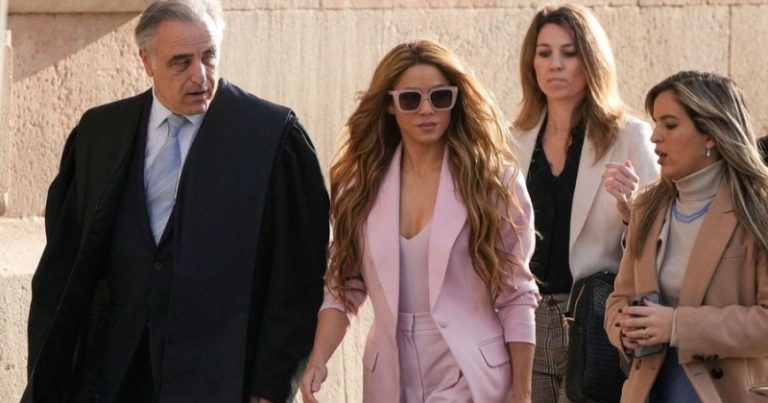 شاكيرا تنجو من السجن.. وتدفع 6.4 مليون جنيه