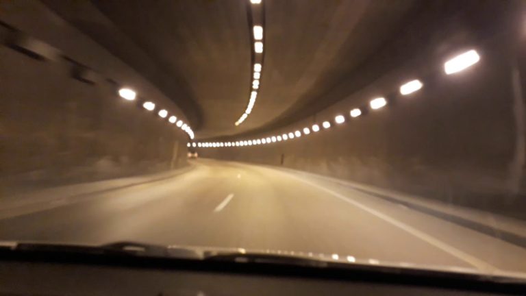 إنتهاء أعمال إنارة أنفاق المطار