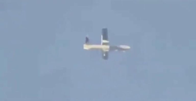 طائرة معادية تحلق فوق صور والساحل الجنوبي