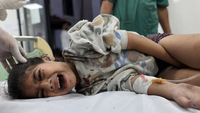 الاحتلال يستهدف الجرحى في مستشفى ناصر