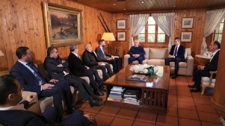 إعادة حرارة التواصل بين “الاشتراكي” و”المردة”؟