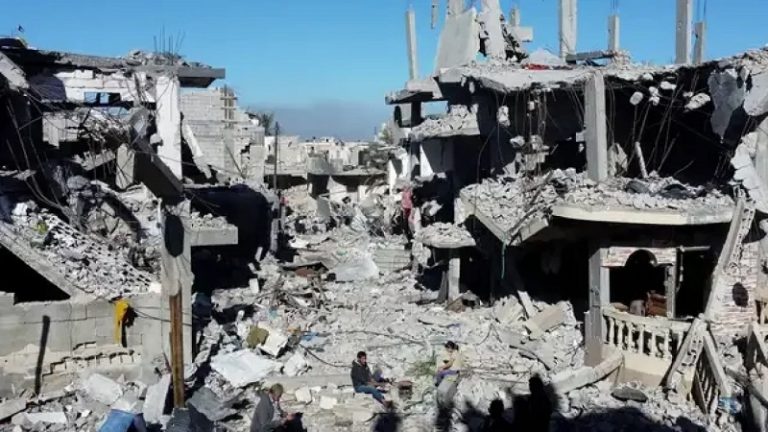 32 شهيداً وصلوا إلى مستشفى ناصر