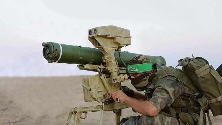 تدمير جرافة عسكرية من نوع “D9” بغزة