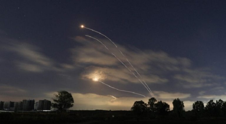 “القسام” تقصف ثكنة “ليمان” العسكرية من جنوب لبنان