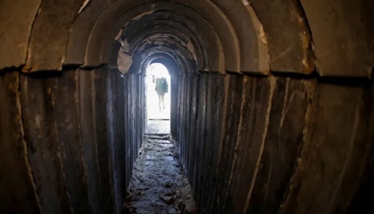 “إسرائيل” تدرس غمر أنفاق غزة بمياه البحر!