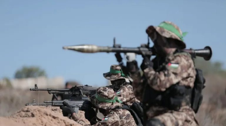 “القسام” تدمر “جيب” بداخله 7 جنود للعدو