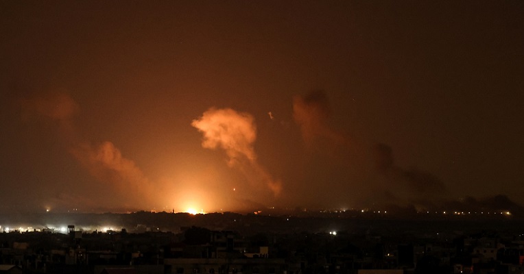 13 شهيد بقصف للاحتلال في النصيرات ورفح ودير البلح