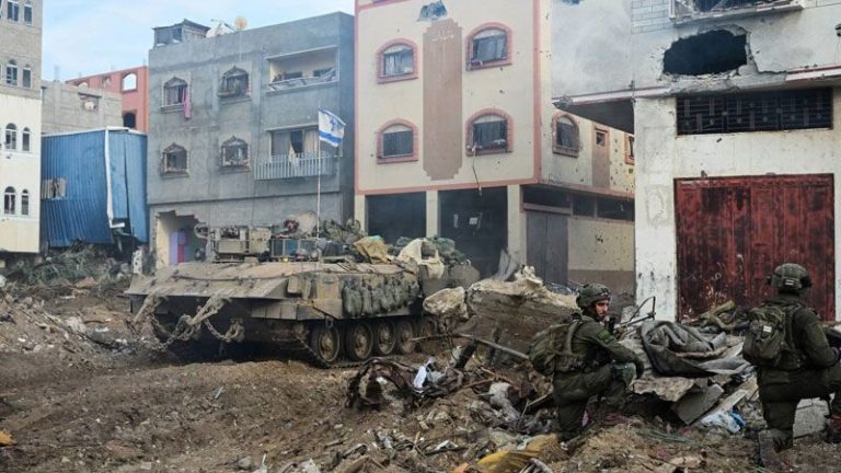 بالفيديو.. “القسام” تستهدف العدو في حي الشيخ رضوان