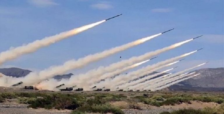 بالفيديو.. صواريخ من لبنان على الجليل الغربي