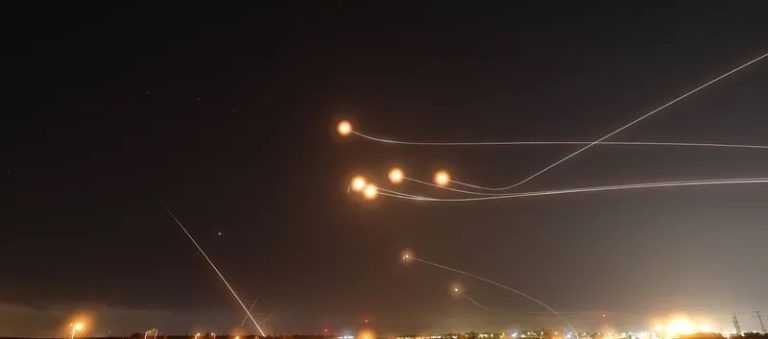 بالفيديو.. رشقات صاروخية على “تل أبيب” هي الاكثر منذ أسبوعين