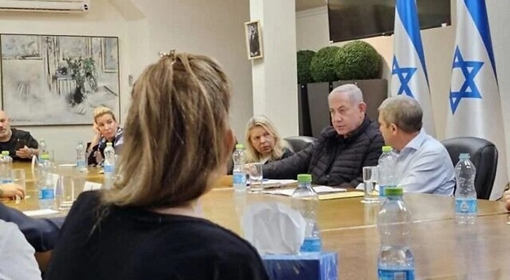 وجهاً لوجه.. “إسرائيليون” مفرج عنهم يهاجمون نتنياهو