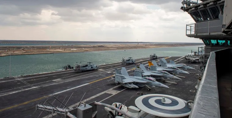 طائرة أميركية تعترض مسيرة إيرانية فوق مياه الخليج