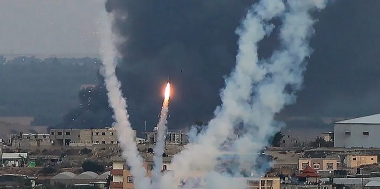 “القسام” تقصف “تل أبيب” برشقة صاروخية
