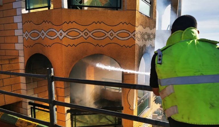 بالصور والفيديو.. استهداف منزل في مارون الراس