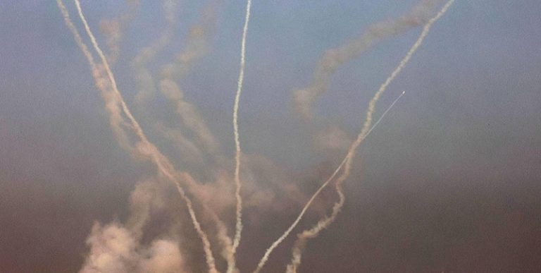 بالفيديو..  “القسام” تقصف الأراضي المحتلة