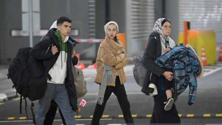 إجلاء مواطنين روس وأفراد أسرهم من غزة عبر مصر