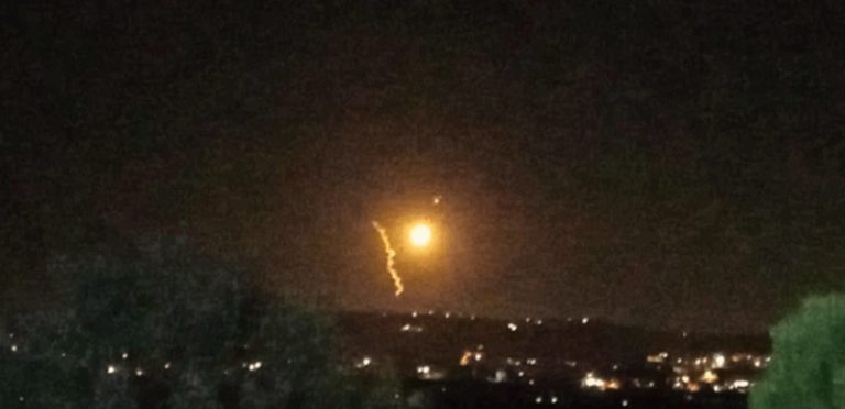 العدو الإسرائيلي يستهدف منزلاً في عيتا الشعب