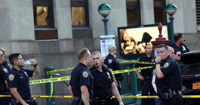 إطلاق النار على كنيس يهودي في نيويورك