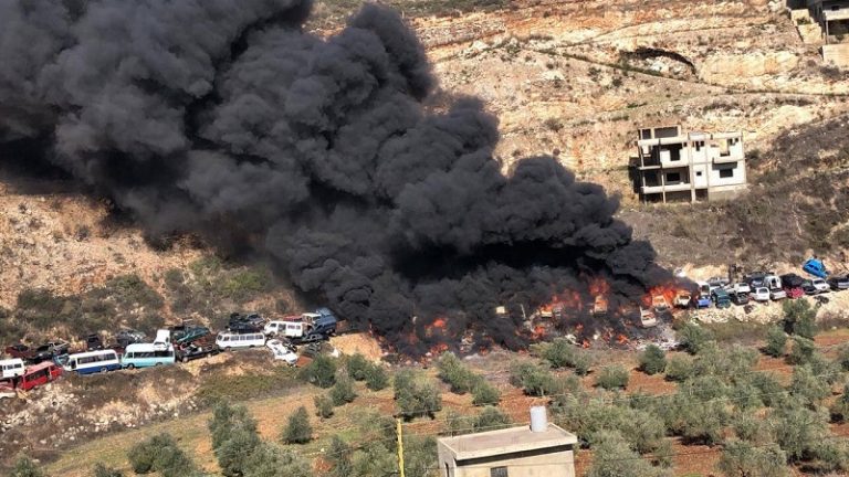 بالفيديو.. احتراق بورة للسيارات في خربة سلم