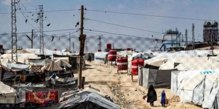 لا كهرباء لمن لا يدفع في المخيمات!