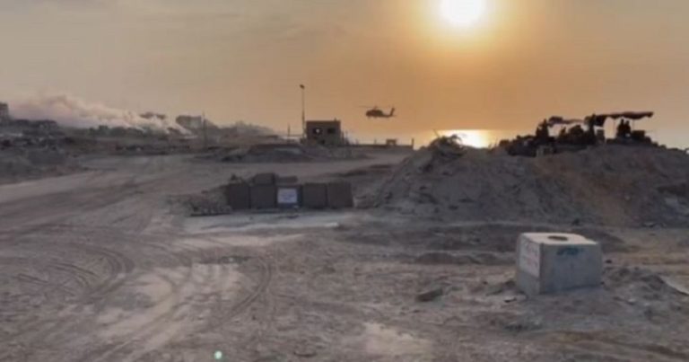 بالفيديو.. مروحية العدو تتعرض لنيران مضادة للطائرات في غزة