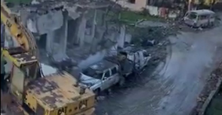 بالفيديو.. رفع الأنقاض والبحث عن مفقودين في عيتا الشعب