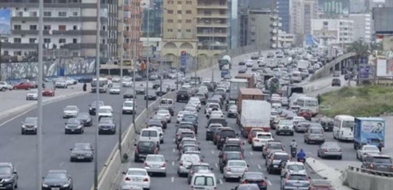 20 جريحاً بانقلاب باص في الضبية