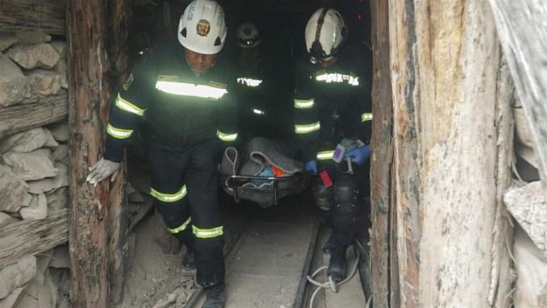 7 ضحايا في انهيار بمنجم للذهب في البيرو