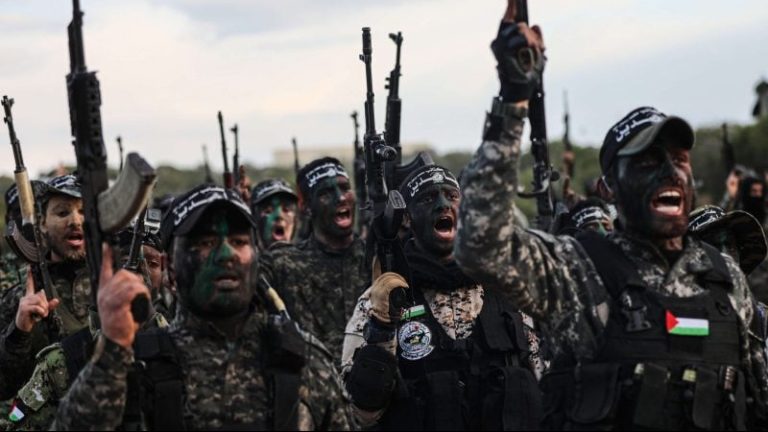 كتائب “المجاهدين” تفجر “ميركافا” وسط اشتباكات عنيفة مع العدو