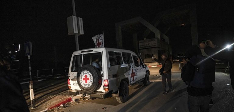 حماس تؤكد رفضها لأي تبادل أسرى إلا بتوقف العدوان على غزة