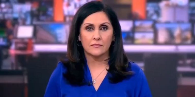 بالفيديو ـ حركة “لا أخلاقية” لمذيعة BBC على الهواء!