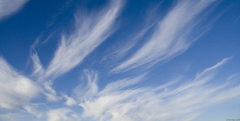 جسم غريب في سماء بولندا!