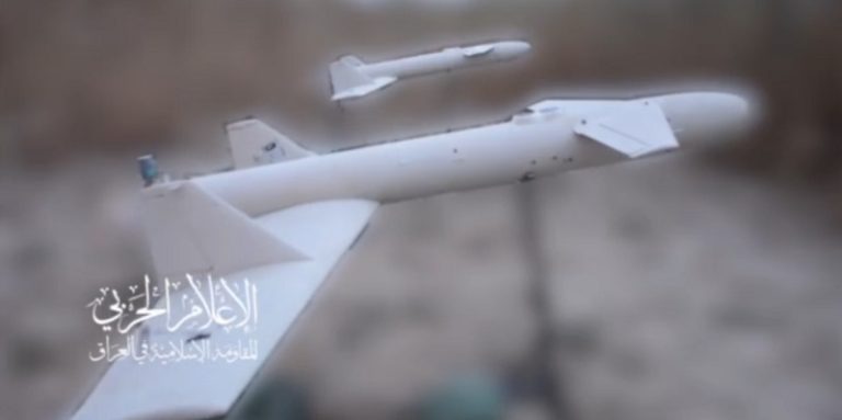 بالفيديو.. “المقاومة العراقية” تستهدف قاعدة “عين الأسد” الأميركية