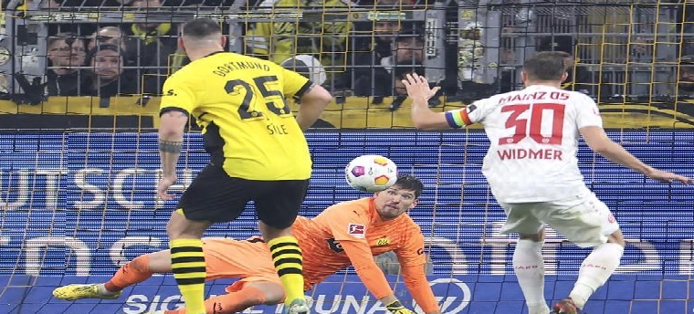 الدوري الألماني لكرة القدم: تعثر جديد لدورتموند ولايبزغ يفشل بالفوز على بريمن