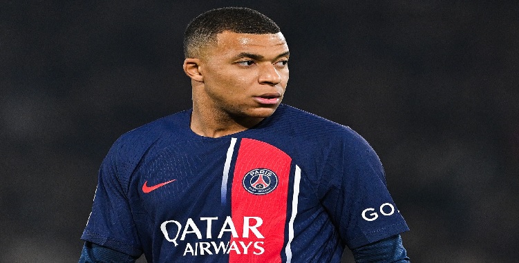 شدّ الحبال مستمر بين مبابي وريال مدريد.. والدة النجم الفرنسي تدخل على الخط